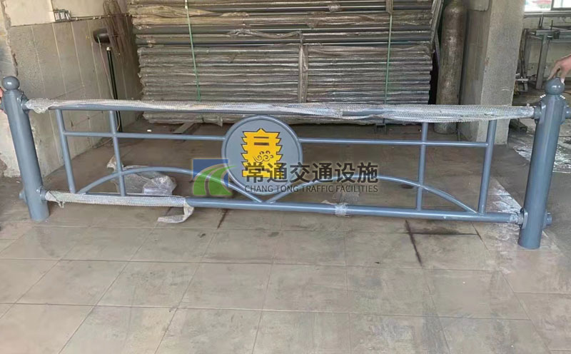 圓廣告板大圓管灰色城市鋅鋼交通護欄